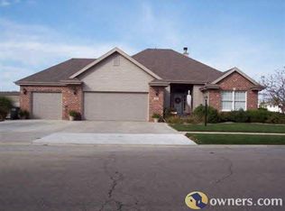 301 S Elm St, Manteno, IL 60950