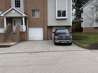 339 Village Pointe Dr APT B, Akron, OH 44313