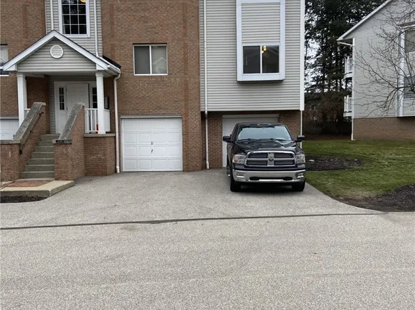 339 Village Pointe Dr APT B, Akron, OH 44313