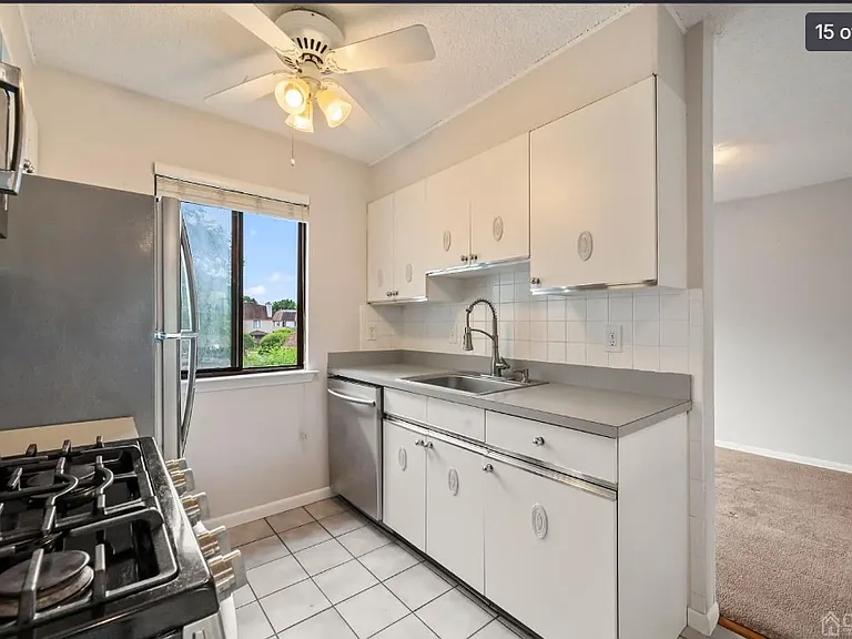 28 Carriage Pl — Photo 15