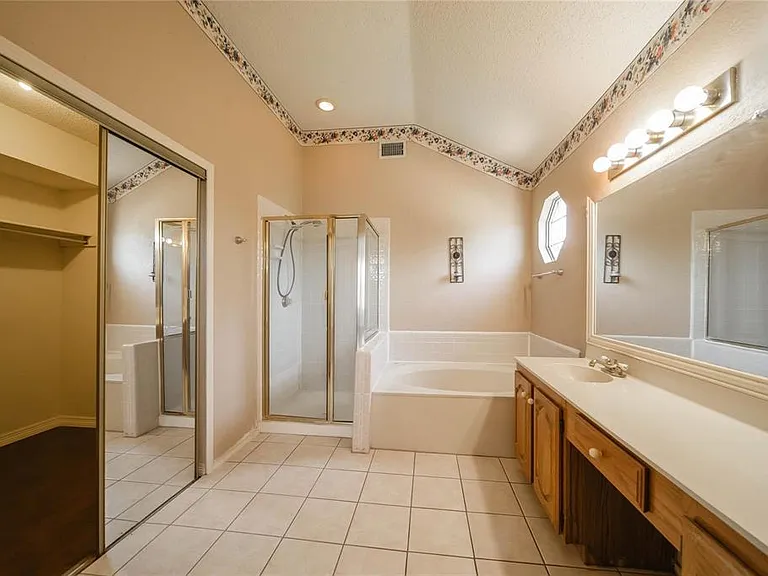 1804 Chattham Ct — Photo 41