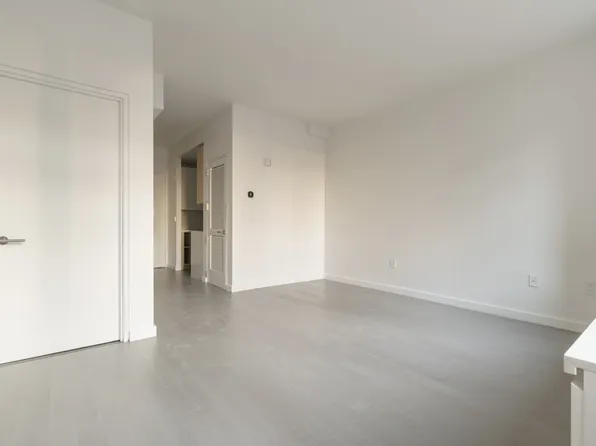 101 West End Avenue image 3 of 25