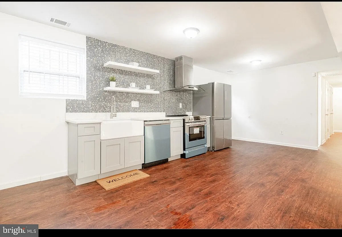 Building Photo - 824 48th Pl NE #BASEMENT