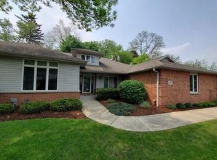 205 Thorngate Ct, Burlington, WI