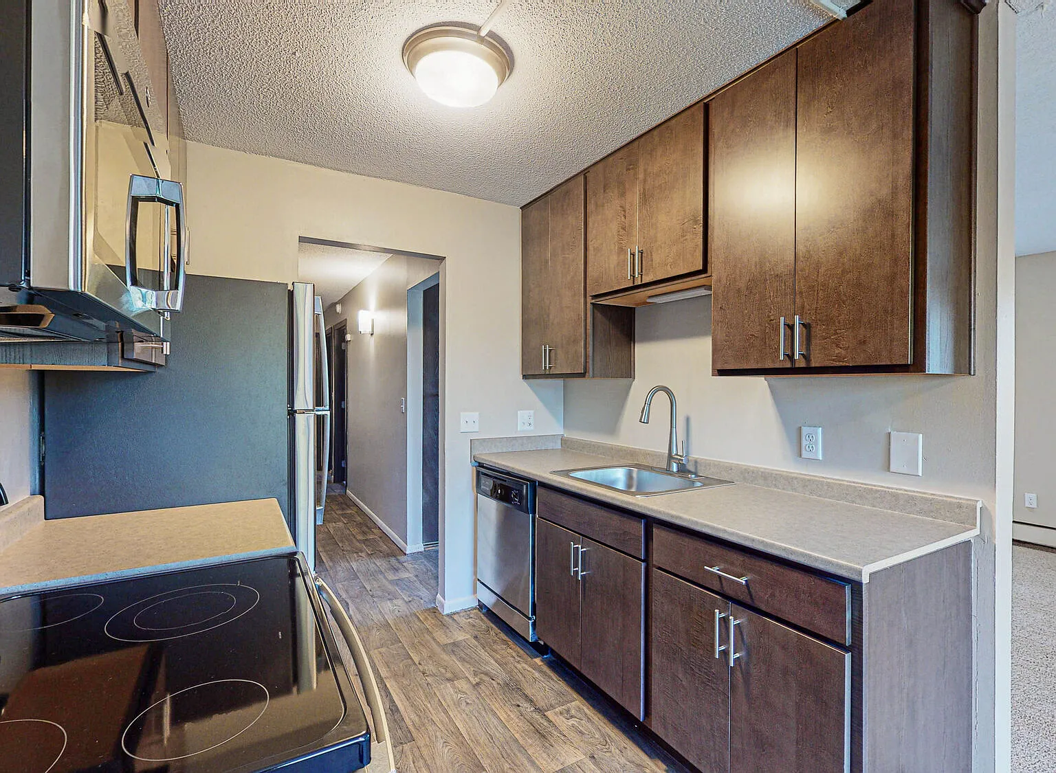 Meadowview — Photo 1