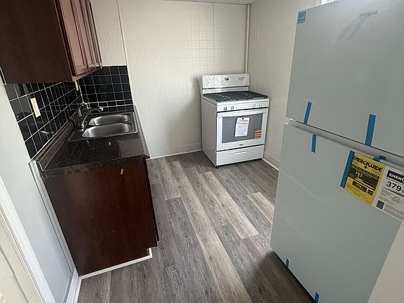 3rd image of 1017 Pine St #2W