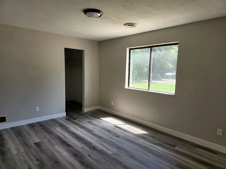 1320 Riverside Dr #1 — Photo 2