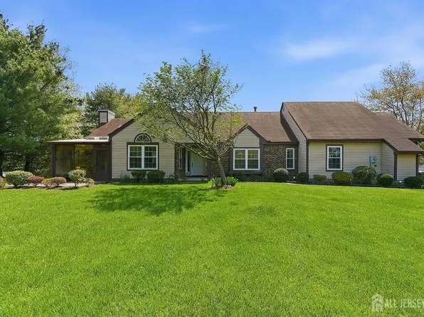 19 Ingram Dr, Monroe Township, NJ 08831