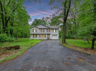 1162 Colt Ln, Pocono Summit, PA 18346