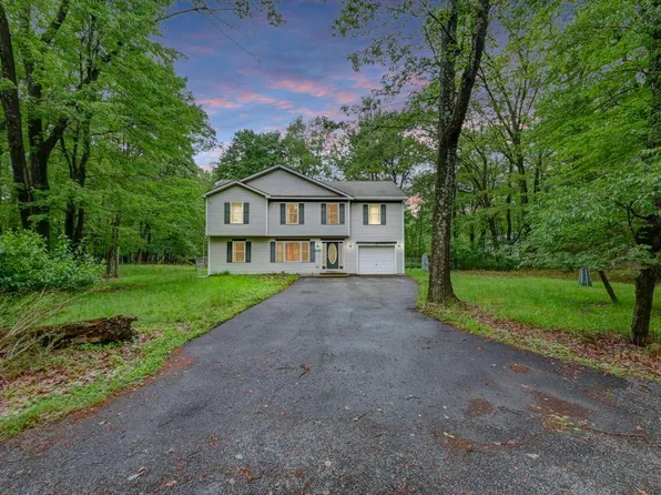 1162 Colt Ln, Pocono Summit, PA 18346
