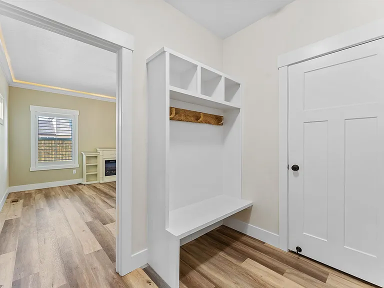 1065 SW Camille Dr — Photo 16