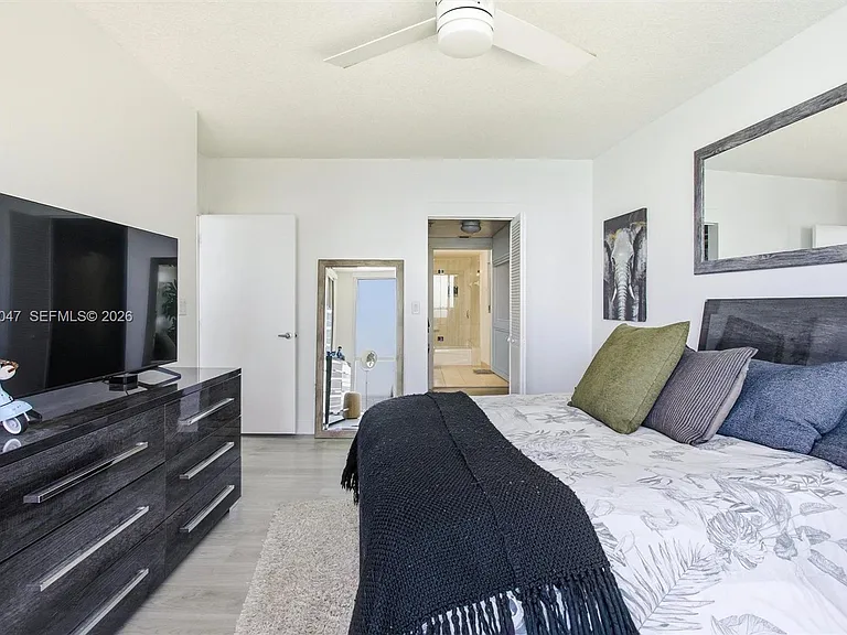 1750 N Bayshore Dr #4801 — Photo 35