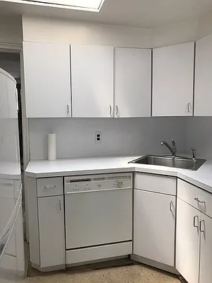 Rented by Skyline Realty LLC II | media 7