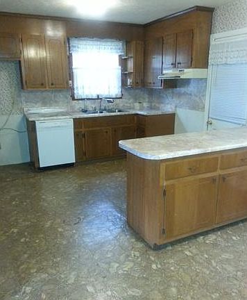 4th image of 21013 Orange Hill Ave