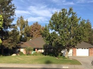 1710 Greenhaven St, Bakersfield, CA 93312