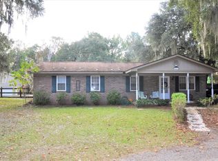 2477 Leadenwah Dr, Wadmalaw Island, SC 29487
