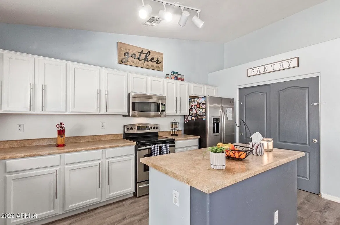 17424 W Rimrock St — Photo 4