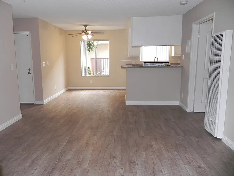 Chapman Villas Apartments — Photo 70
