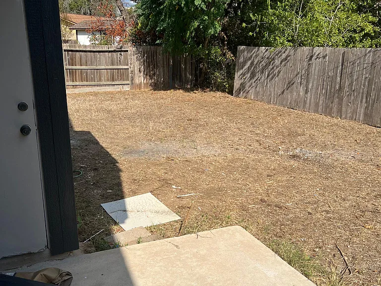 311 Ivy Ln — Photo 8