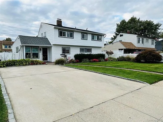 5 bed, 2.0 bath, 2284 sqft, $5,100 — Photo 3