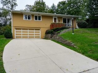 418 Red Fox Rd SE, Cedar Rapids, IA 52403