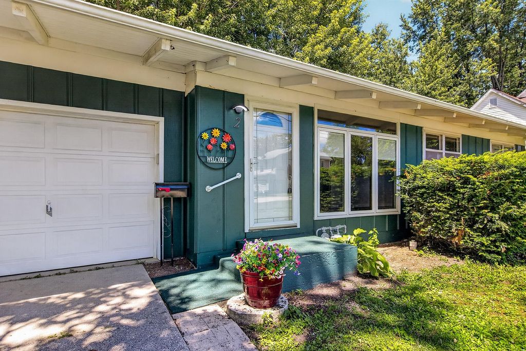 2 S Hannah Ave, Mount Morris, IL - View 4