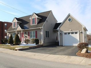 201 Fayette St, Lowell, MA 01852