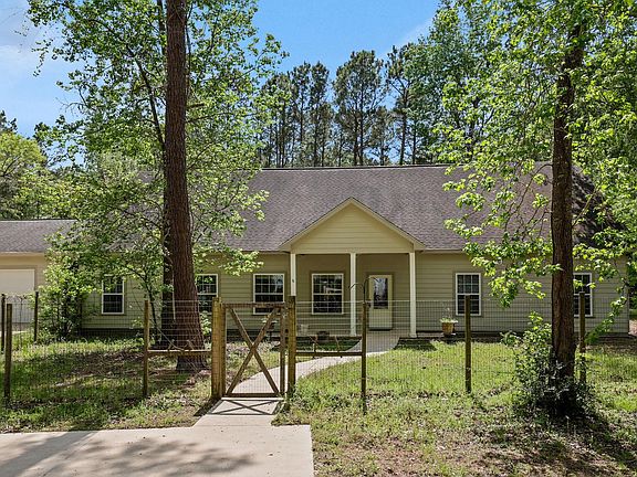 3rd image of 1290 Spring Ridge Rd