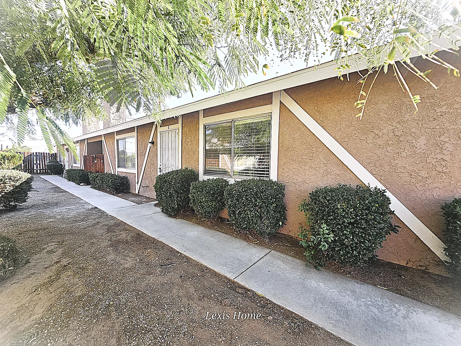 2 bed, 864 sqft, $1,325 — Photo 2