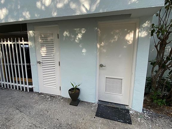 5th image of 1990 Marseille Dr APT 206