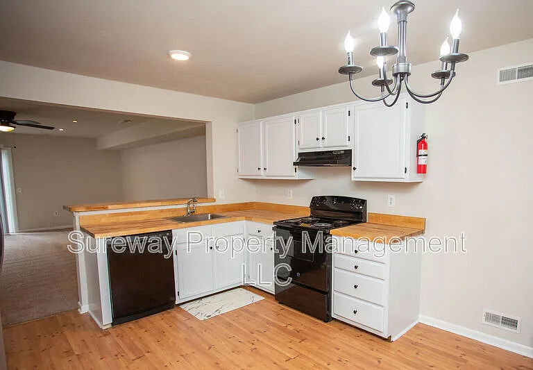 137 Brent Ct — Photo 7