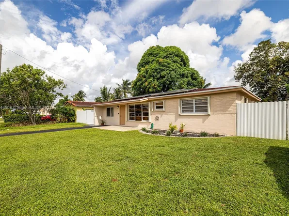 6891 SW 27th Ct, Miramar, FL 33023