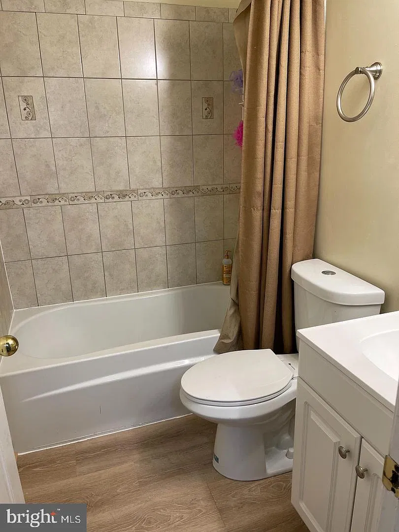 3 bed, 1860 sqft, $2,800 — Photo 3