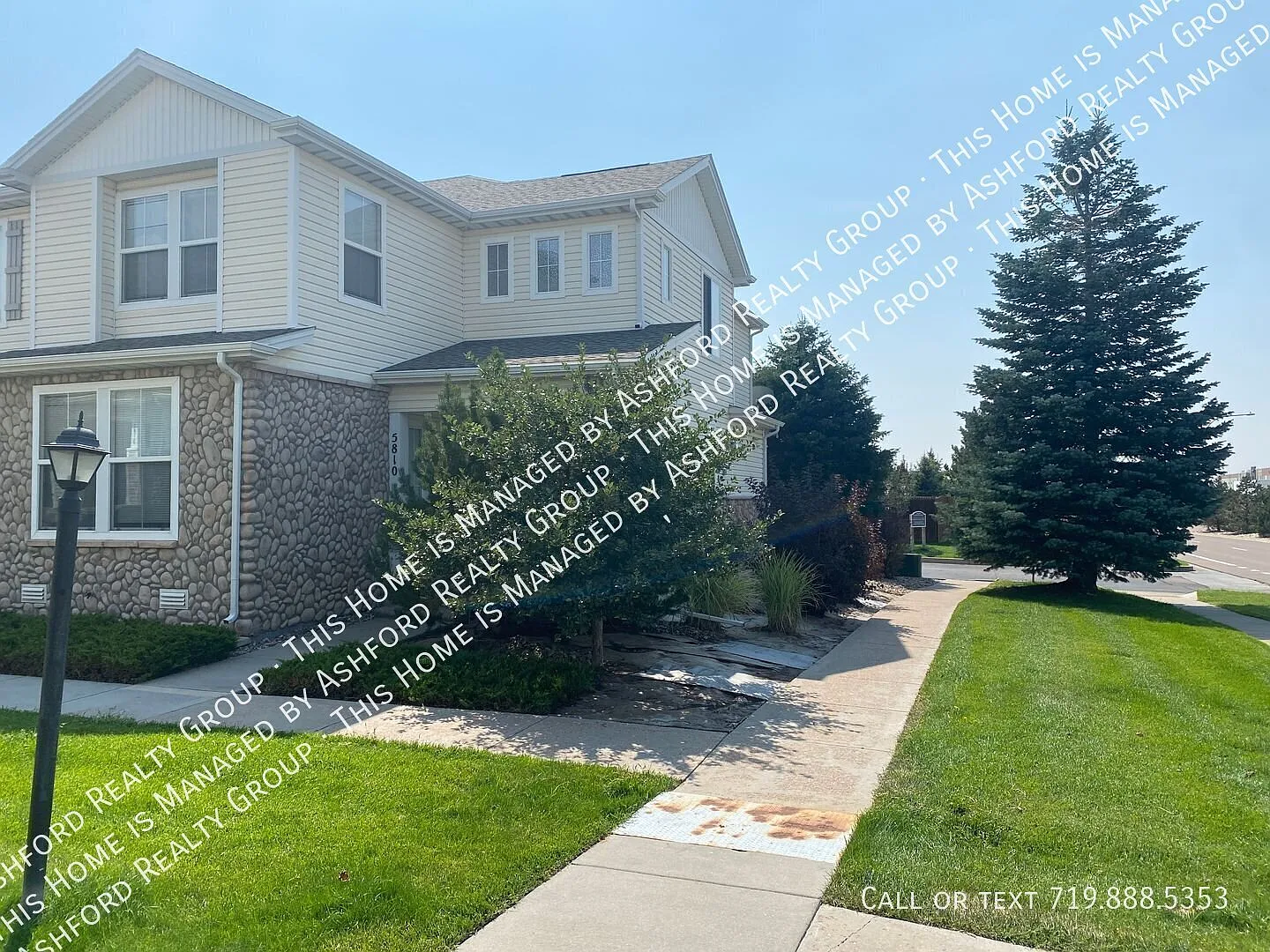 2 bed, 2.5 bath, 1615 sqft, $1,800 — Photo 2