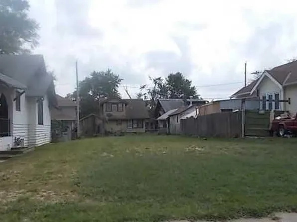 2869 Mary St, Omaha, NE 68112