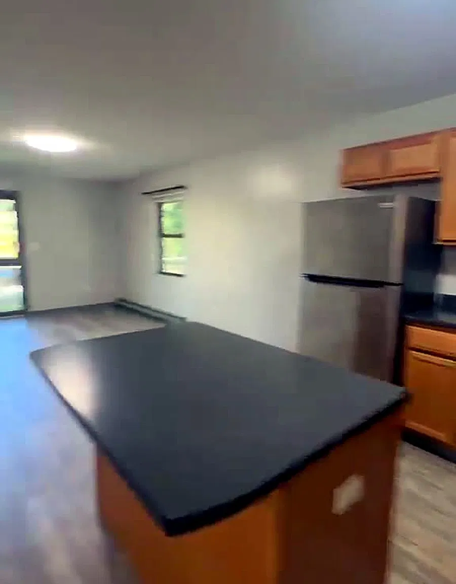 1 bed, 650 sqft, $1,300 — Photo 3