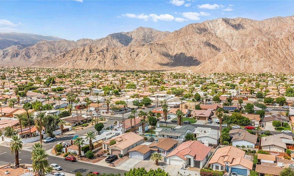 1st image of 52425 Avenida Mendoza