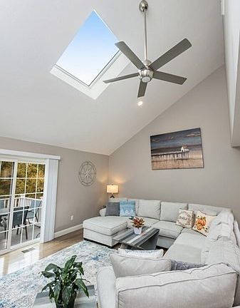 3rd image of 19 Stratford Village Dr #19