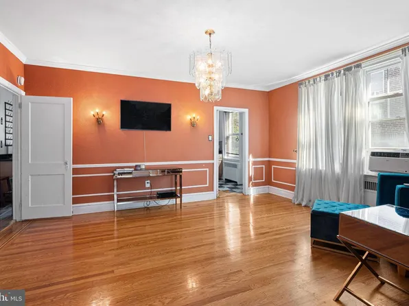 433 E Hortter St, Philadelphia, PA 19119