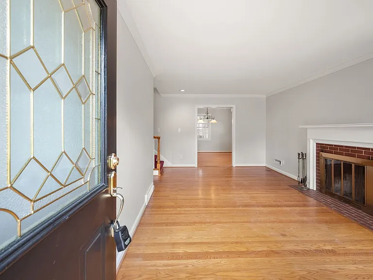 812 Beechwood Rd — Photo 4