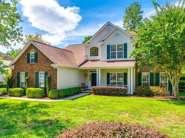 6210 Lowergate Dr, Waxhaw, NC 28173