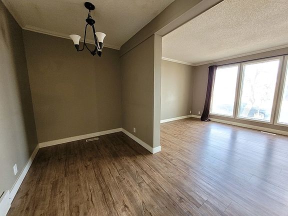 2nd image of 1027 Riverbend Dr SE