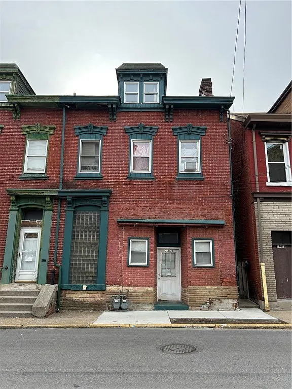 1703 Lowrie St photo 1