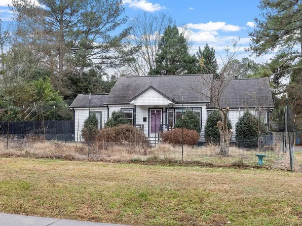 1005 W Main St, Carrboro, NC 27510