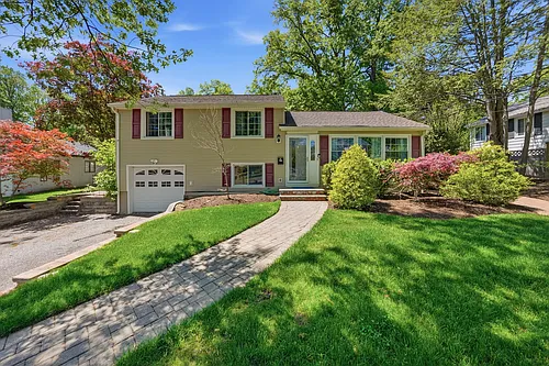 12 Willis Dr Photo 1