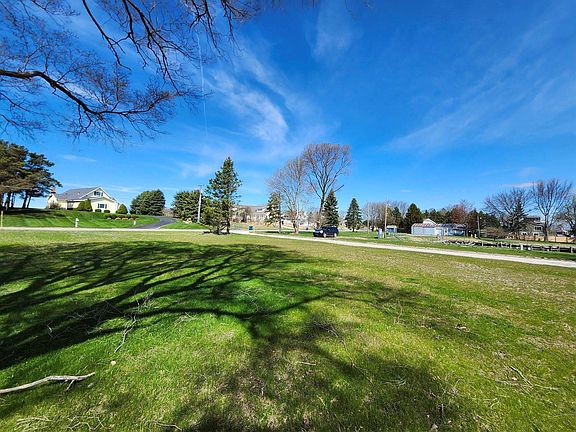 4th image of 846 S Lakeshore Dr #1