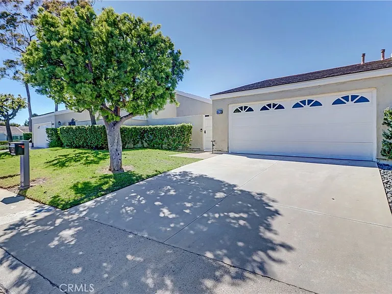 22831 Mariano Dr — Photo 25