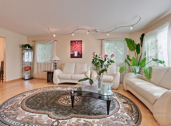 4th image of 2862 White Oak Ct