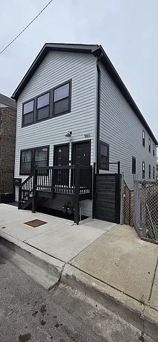 960 W 18th Pl #1 Photo 1