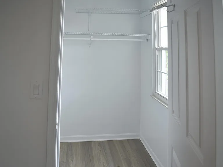 8049 Highfield Ct — Photo 7